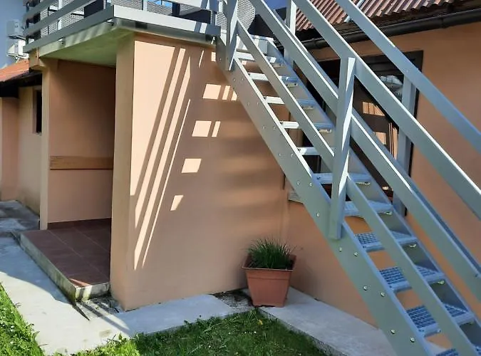 Apartma Beny With Sauna Apartamento Zaga